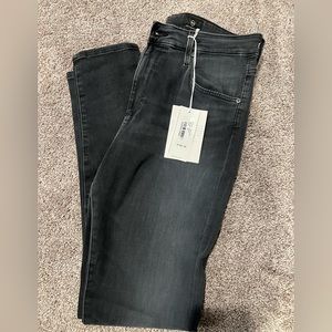 NWT AG Farrah Jeans - Size 30